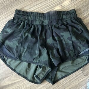 Lululemon Hottie hot shorts